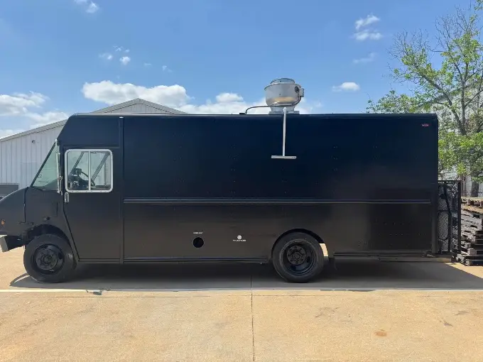 2007 Freightliner Food Truck