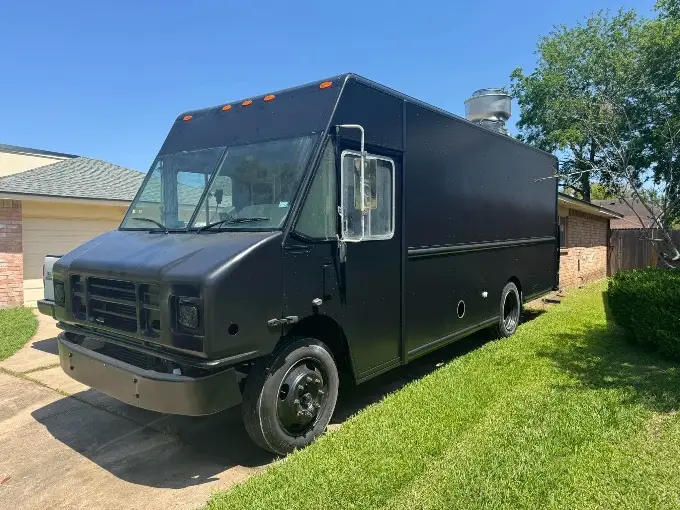 2007 Freightliner Food Truck