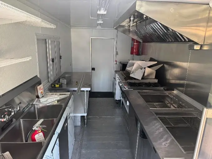 2007 Freightliner Food Truck