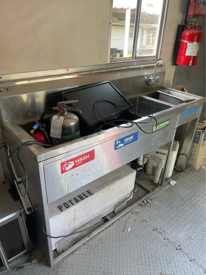 Food trailer 28’ with fire suppression for sale